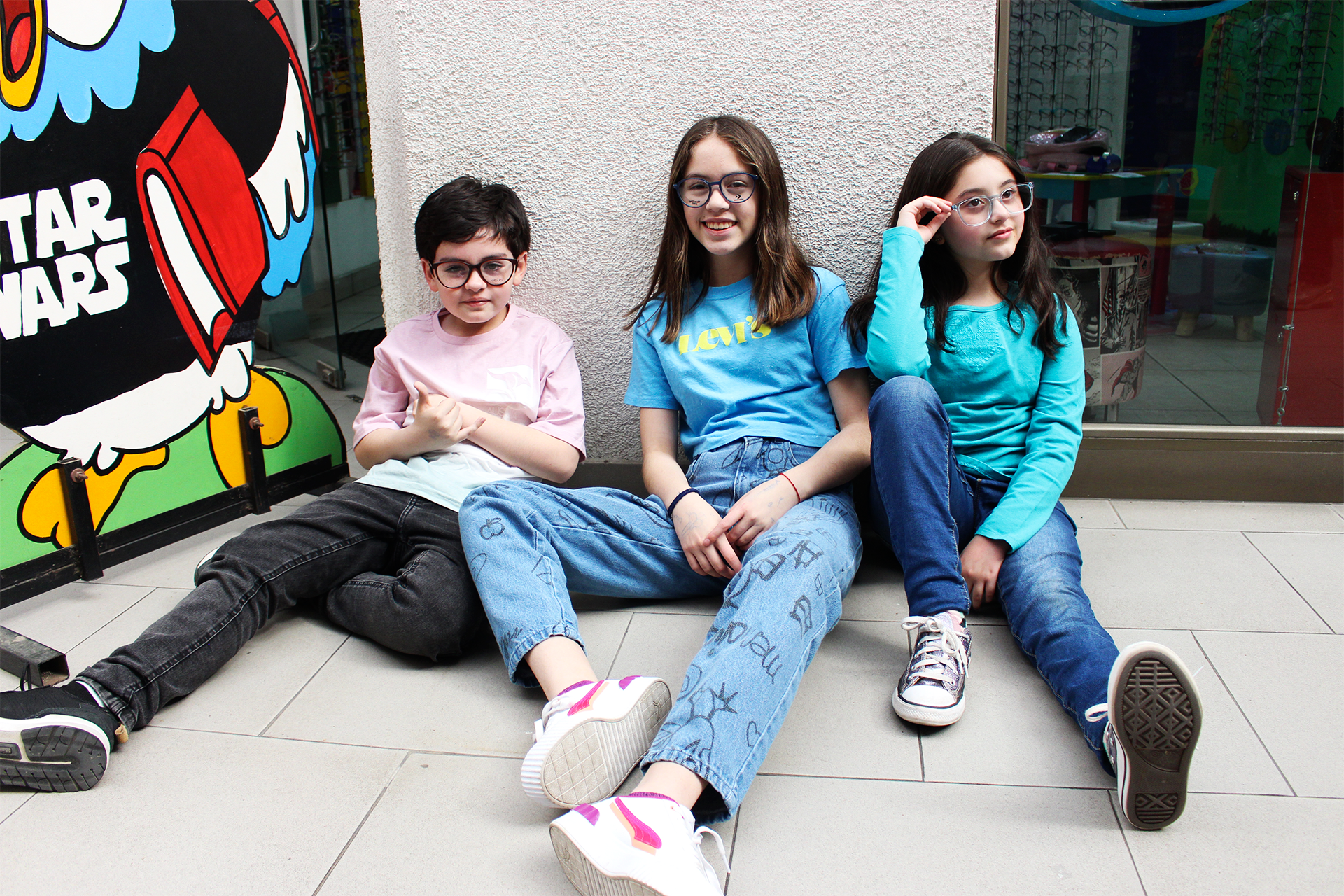 Niños felices en Optipekes